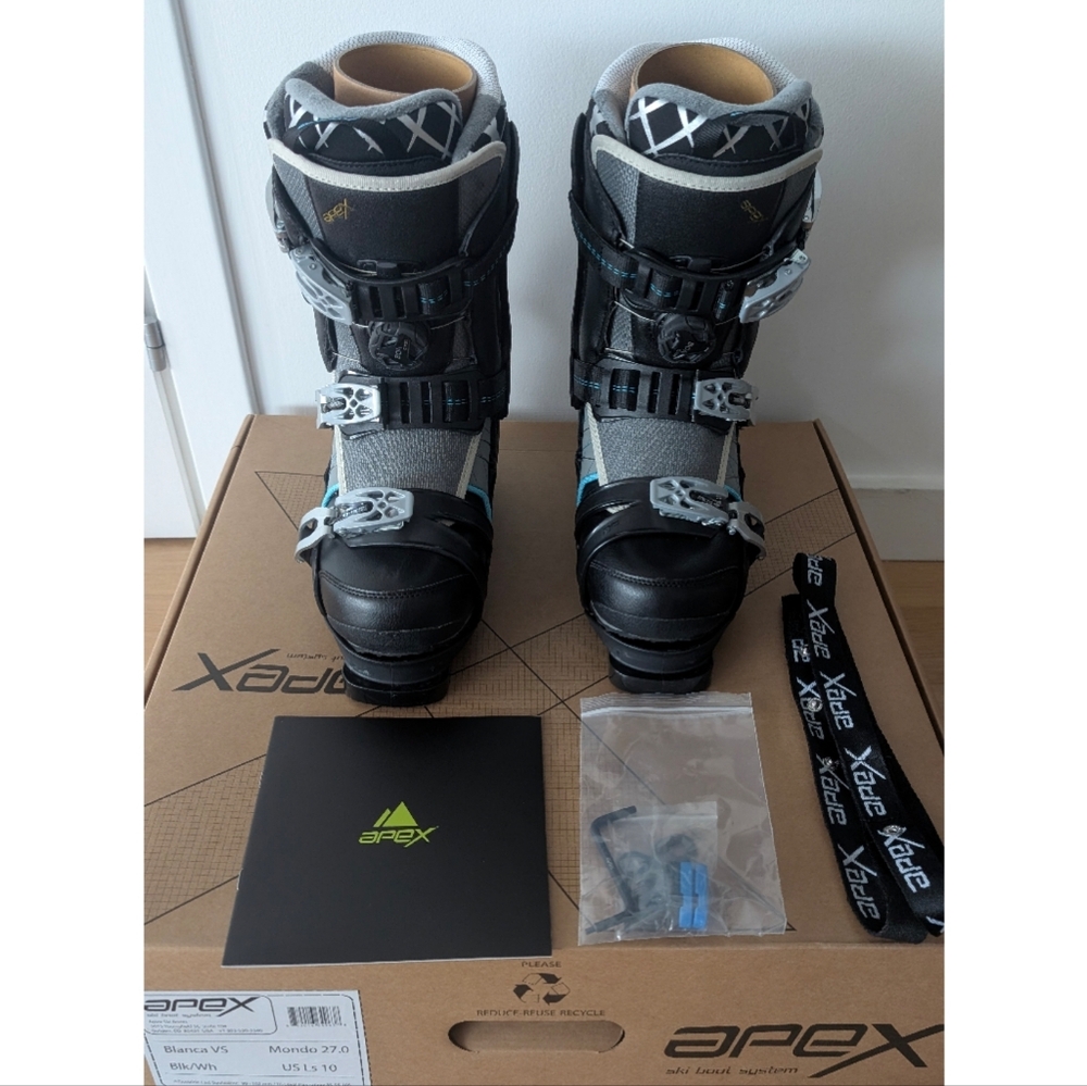 (CURRENT Season 2026) Very Light Use Apex Ski Boot Blanca  (Mondo W27) RRP $669